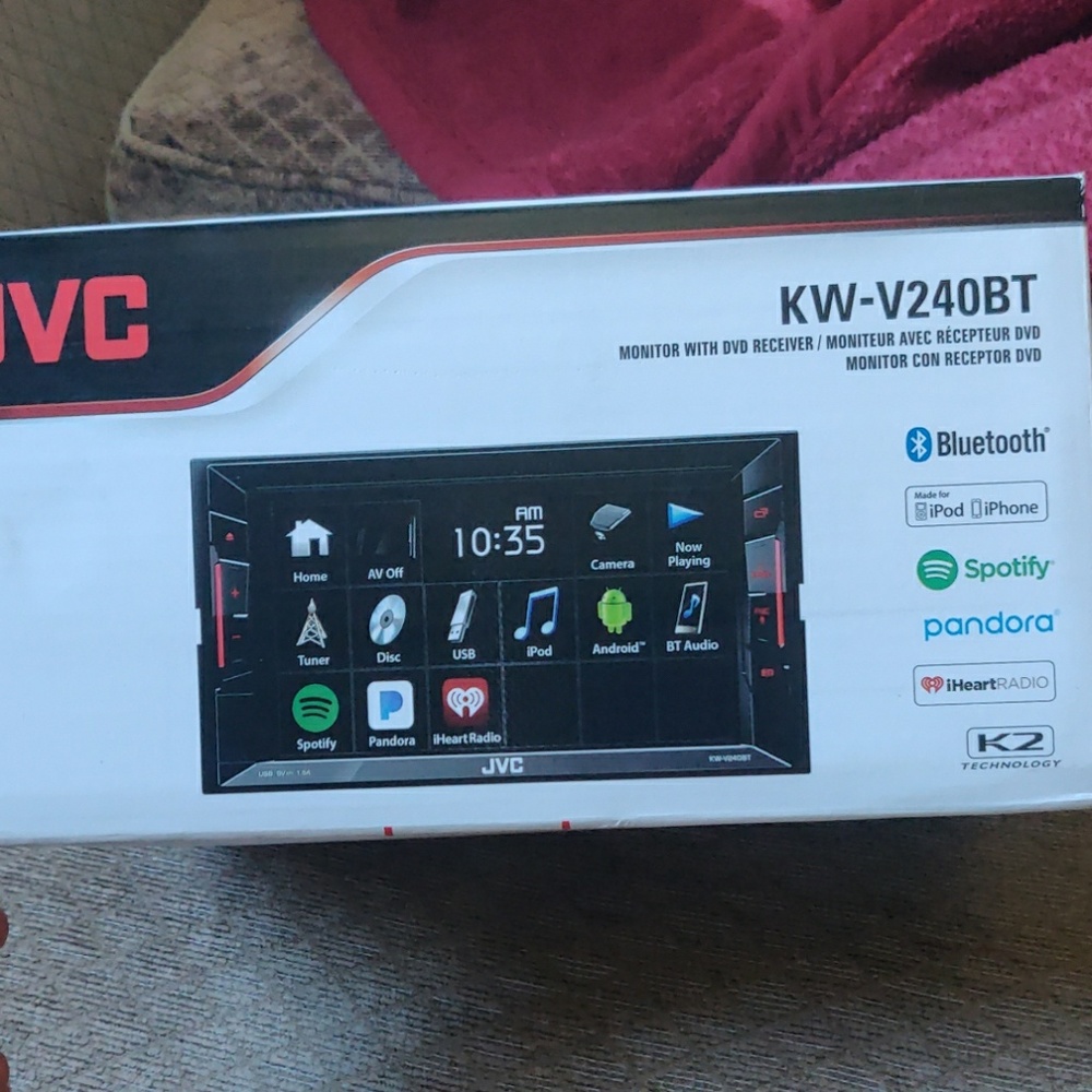 JVC  Touchscreen stereo - Picture 2 of 6